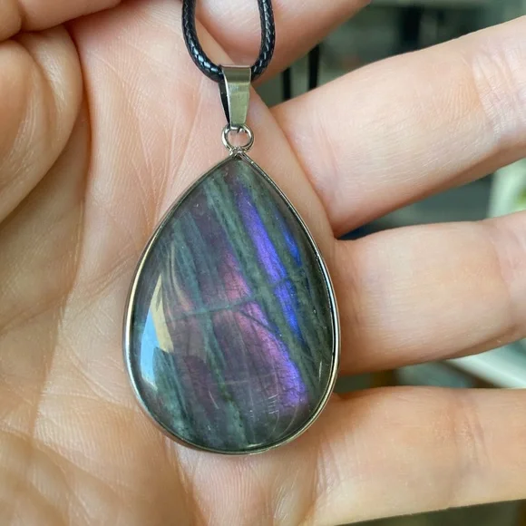 Purple Labradorite Teardrop Pendant - Picture 3 of 8